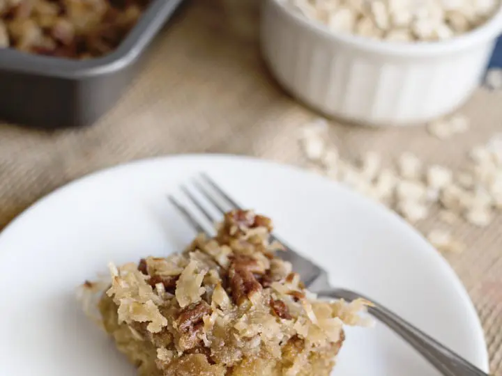 Oatmeal Cake with Pecan Frosting