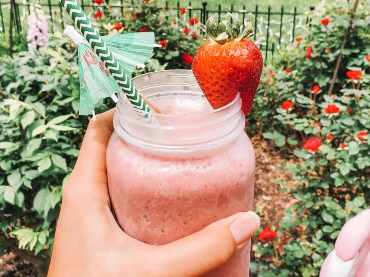 Banana Berry Zinger Smoothie. The Banana Berry Zinger Smoothie is the perfect spin on your regular smoothie routine. Its packed with fresh fruits and an herbal tea that is out of this world delicious. Read the full recipe on my blog at 
