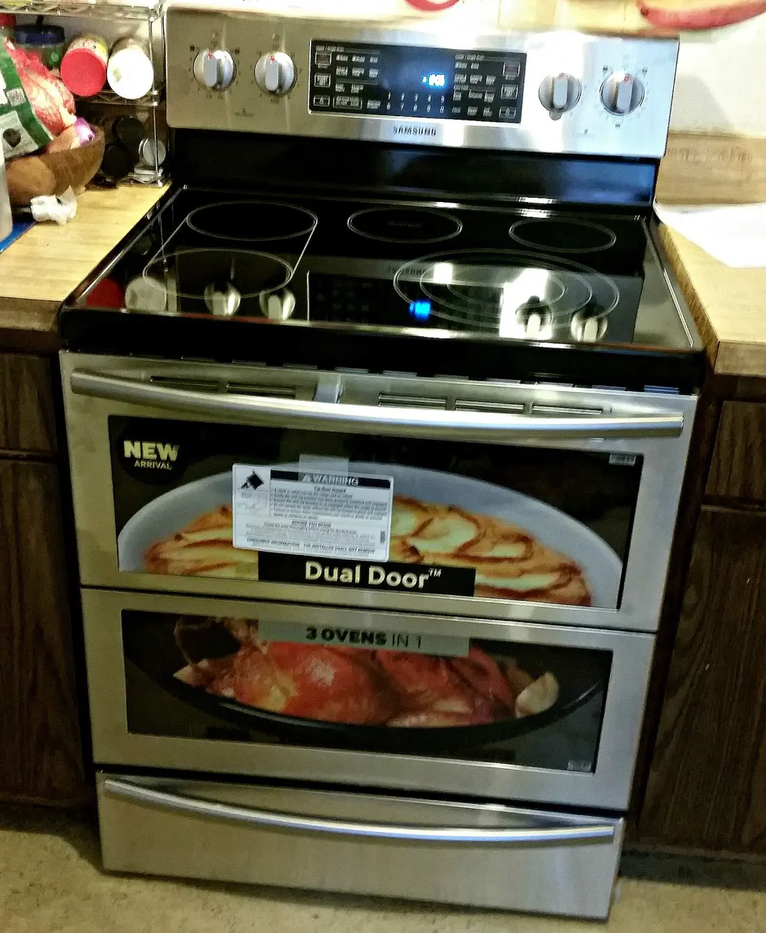 Learn how I am creating memorable meals with the Samsung Freestanding Dual Door Electric convection range. We love using our Samsung Convection Range to make smores bites, grab this easy recipe below!