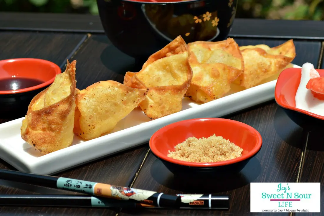 An easy Homemade Crab Rangoon recipe that is perfect for weeknight dinners. This easy-to-make crab rangoon recipe uses only six ingredients, you can find in your local grocery store.