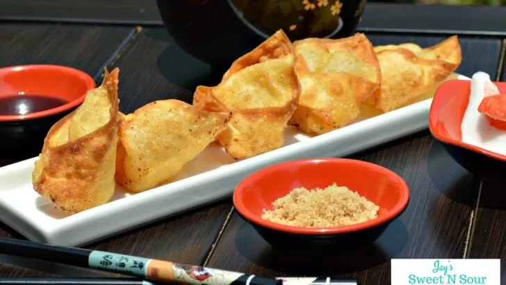 An easy Homemade Crab Rangoon recipe that is perfect for weeknight dinners. This easy-to-make crab rangoon recipe uses only six ingredients, you can find in your local grocery store.