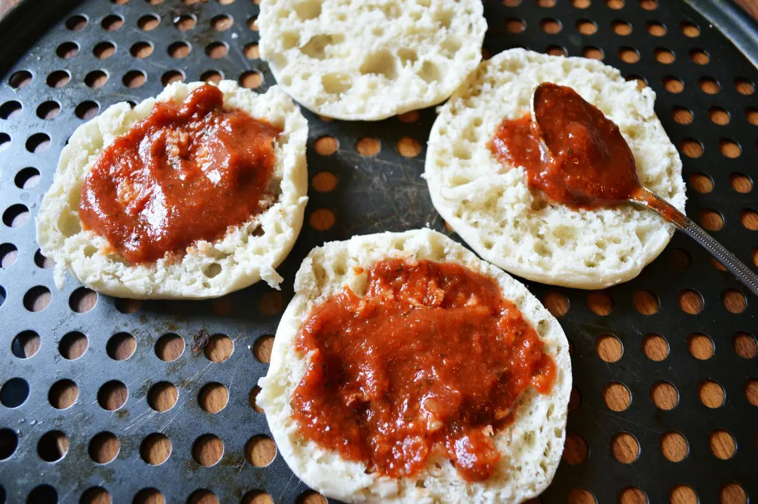An easy and delicious recipe, this English muffin pizza is the perfect afterschool snack option. Add your favorite toppings and fully customize this mini personal pizza however you want.