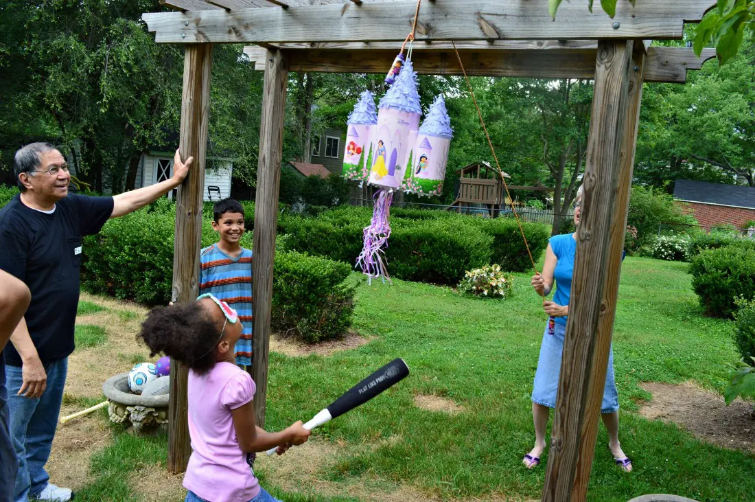 Simple and easy tips and tricks about How To Host A Kids Movie Themed Party on a budget. Create a fun kid's movie-themed party with a few decorations, some fun snacks, and a #CustomTV package from Verizon FiOS.