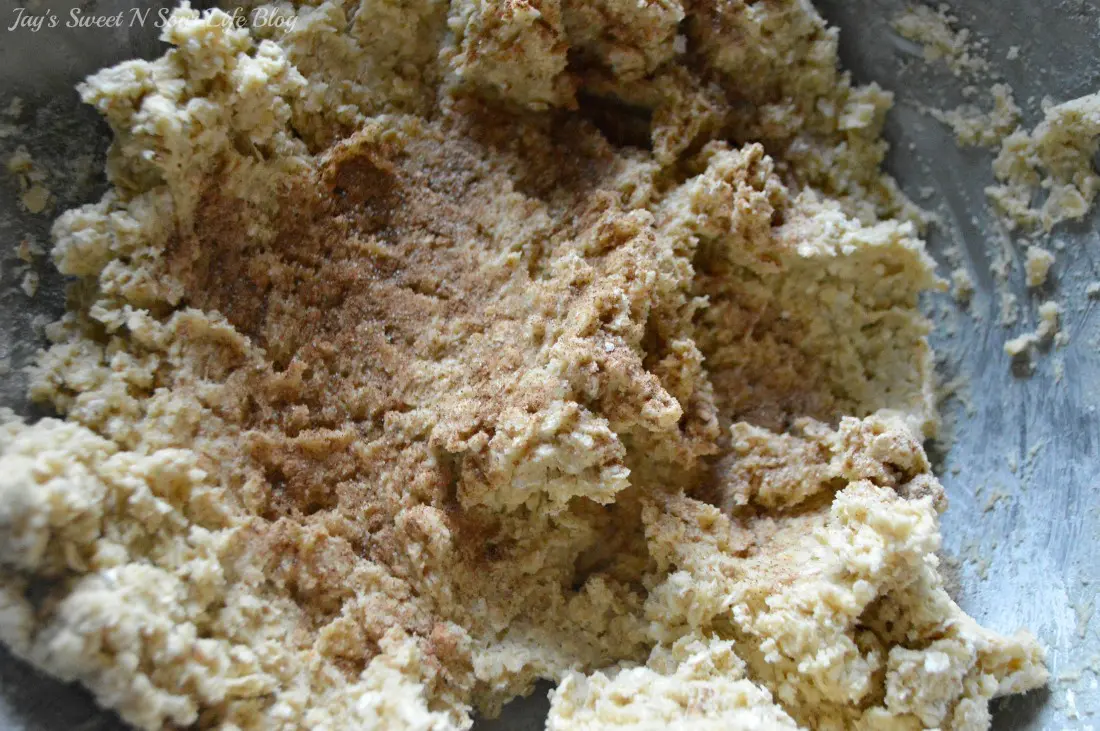 Cranberry Oatmeal Cookies Step 6. Bake up something delicious this holiday, my Moist Cranberry Oatmeal Cookies are a crowd-pleaser and perfect for your annual Christmas cookie exchange. Made with fresh cranberries and my secret ingredient, these cookies are guaranteed to put a smile on your family's face this holiday.