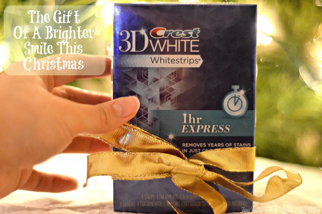 Give the Gift Of A Brighter Smile This Christmas with Crest 3D Whitestrips. Perfect for all ages, this wonderful gift is a great stocking stuffer for teens, friends, and family.