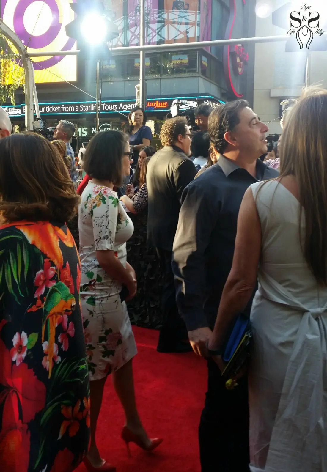 Take a walk with me as I attend the Red Carpet Premiere of Disney's The Jungle Book in Los Angeles, California. See what it's like to walk amongst the stars and attend the premiere, as well as the after-party!