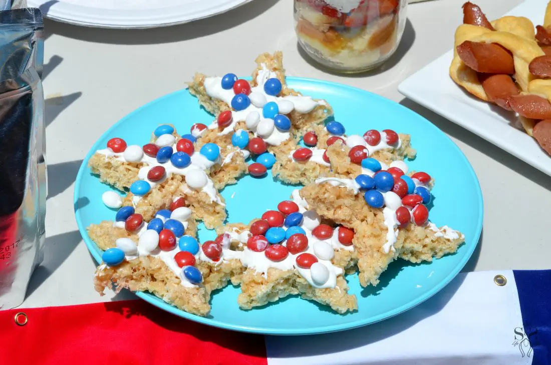 Skittles 4th of July Ideas table 1
