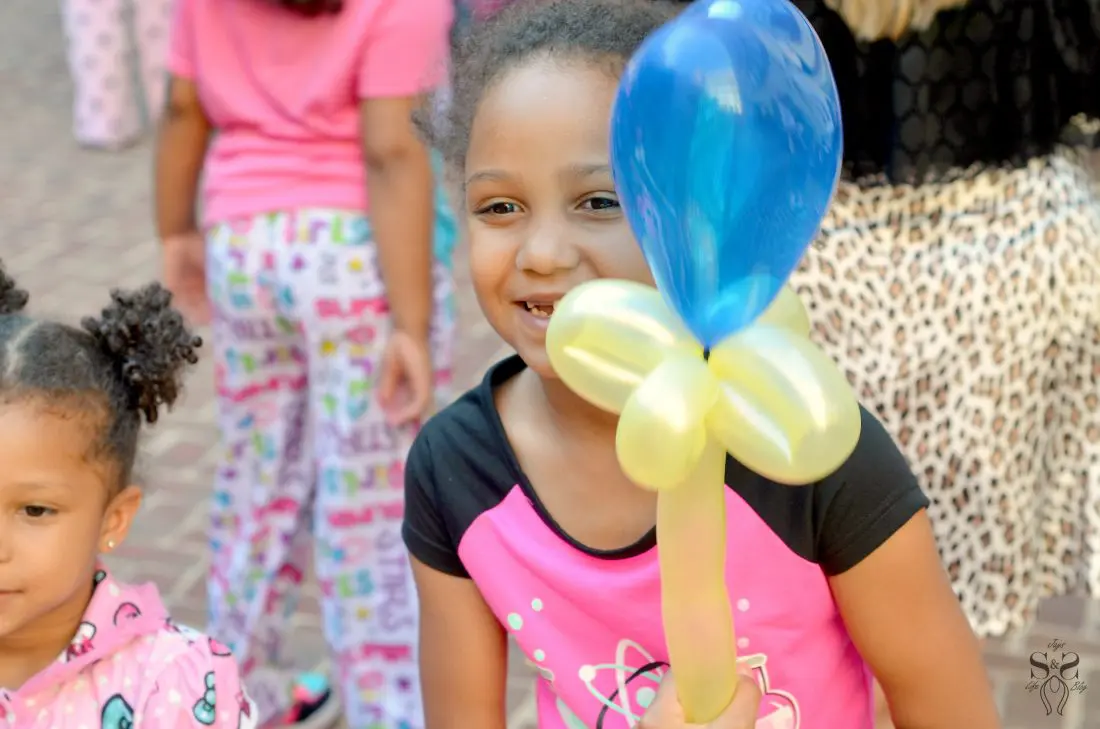 Get ready for the night of your life with this beautiful and elegant pajama glam 2016 party. Hosted by the Tigerlily Foundation Founder Maimah, who is committed to educating young women around the world about breast cancer.