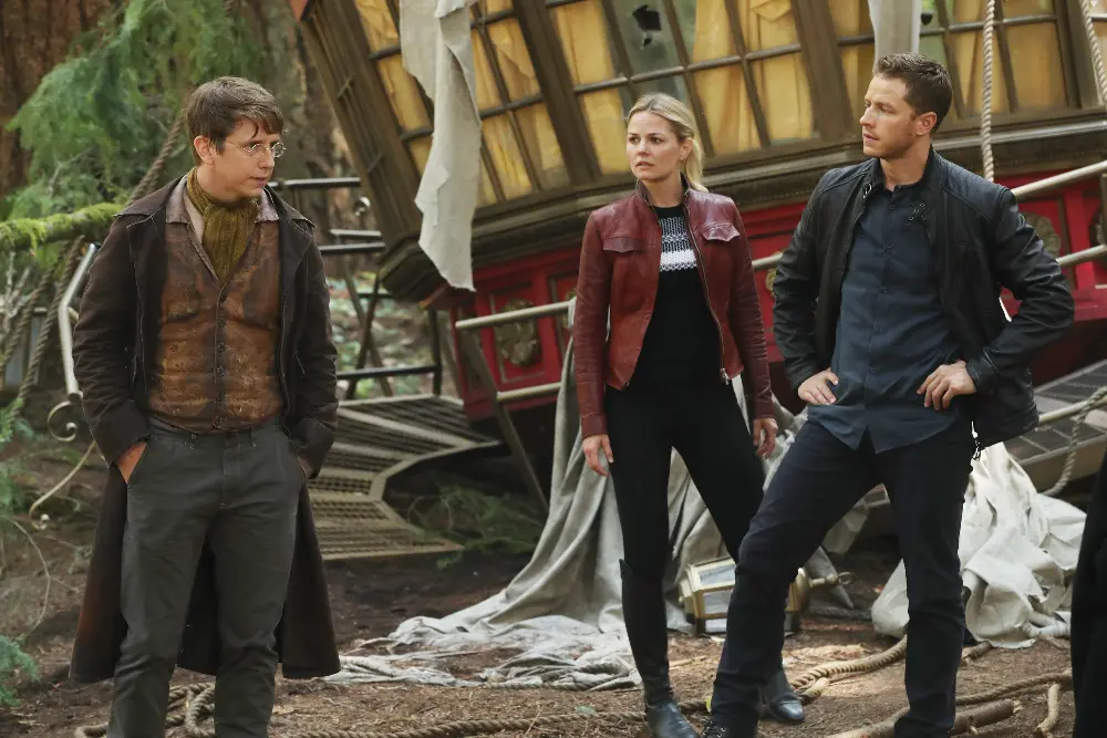 ONCE UPON A TIME - "The Savior" - As "Once Upon a Time" returns to ABC for its sixth season, SUNDAY, SEPTEMBER 25 (8:00-9:00 p.m. EDT), on the ABC Television Network, so does its classic villain-the Evil Queen. (ABC/Jack Rowand) HANK HARRIS, JENNIFER MORRISON, JOSH DALLAS