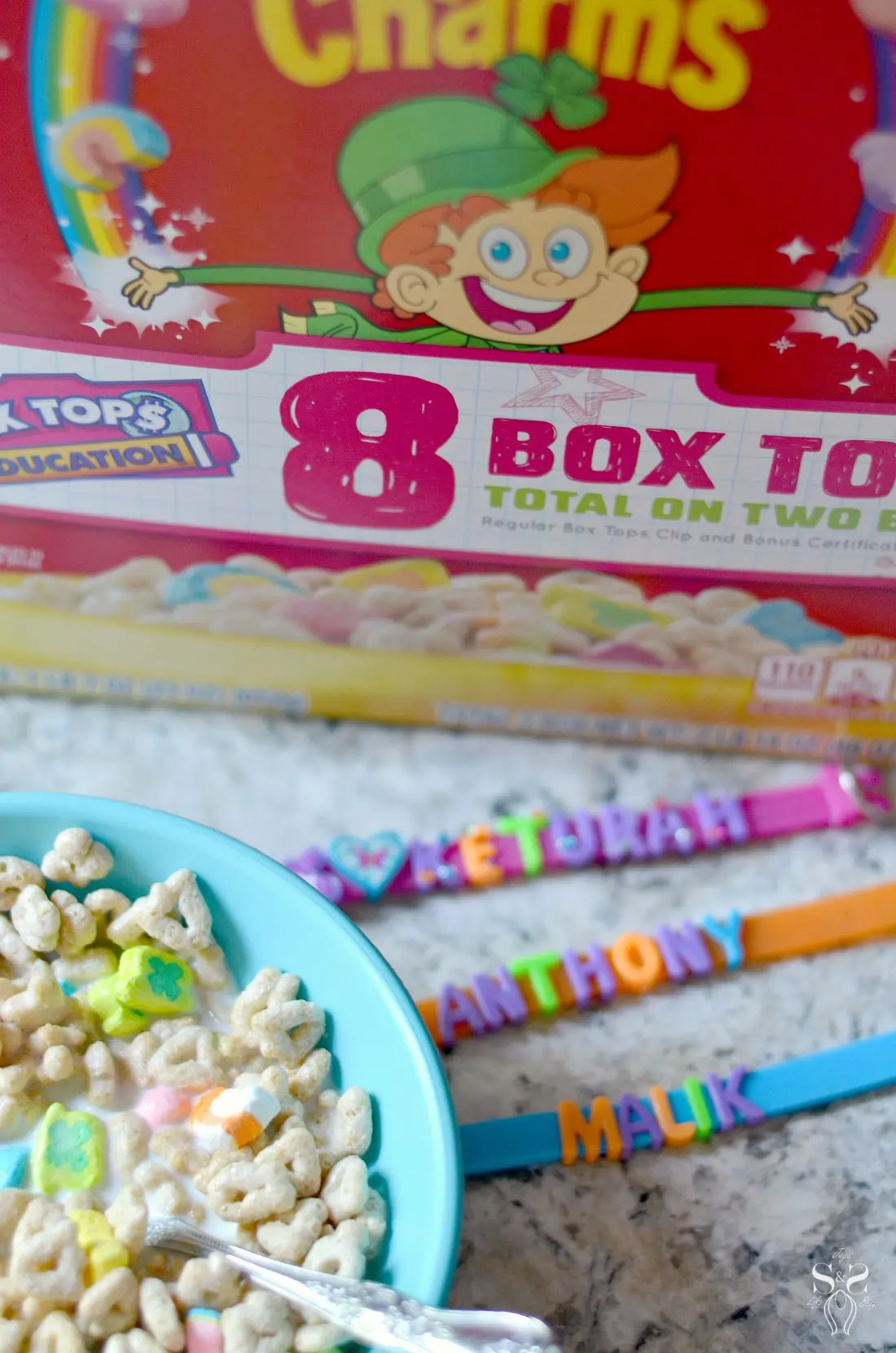 We are stocking up on Back To School Name Bracelets and Box Tops at our local Sam's Club! Earn 100 EBox Tops on stock-up items for back-to-school snacks and breakfast options while shopping at Sam's Club.