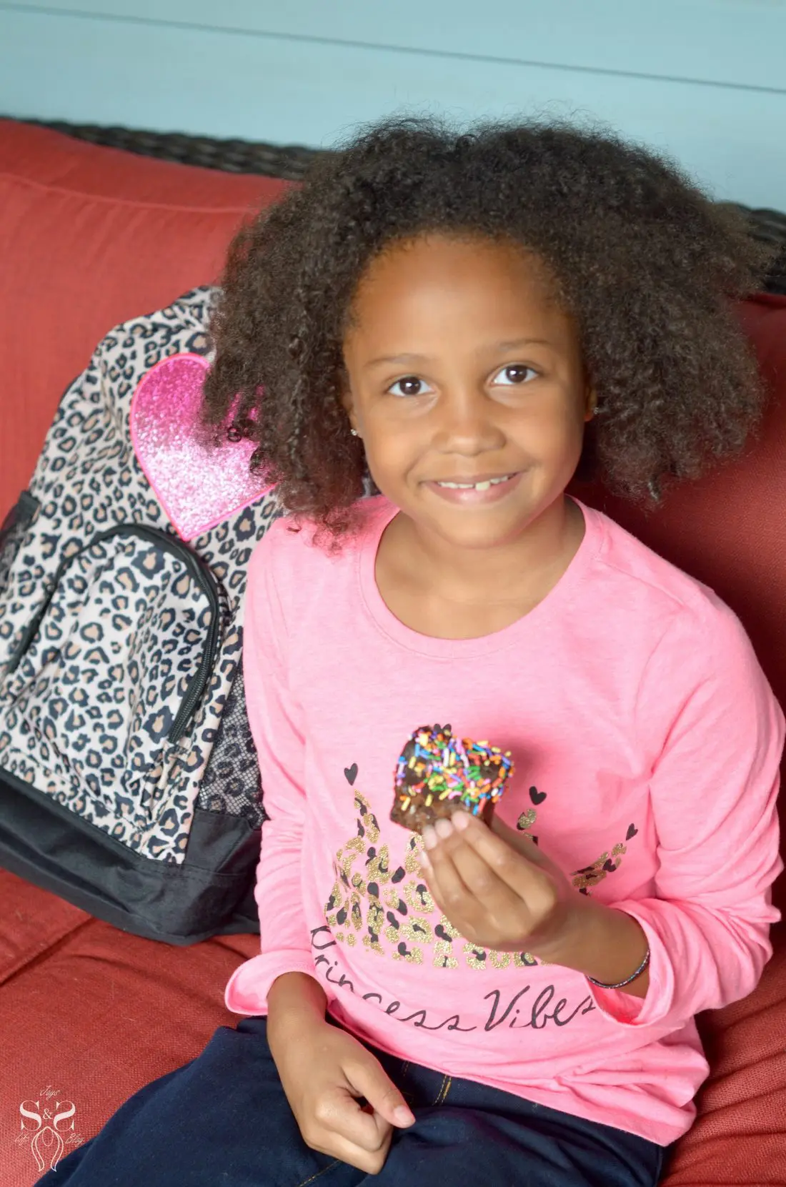 Treat your student to a delicious afterschool snack with these chocolate-dipped brownies. Use your favorite boxed brownie mix for an easy afterschool snack treat.
