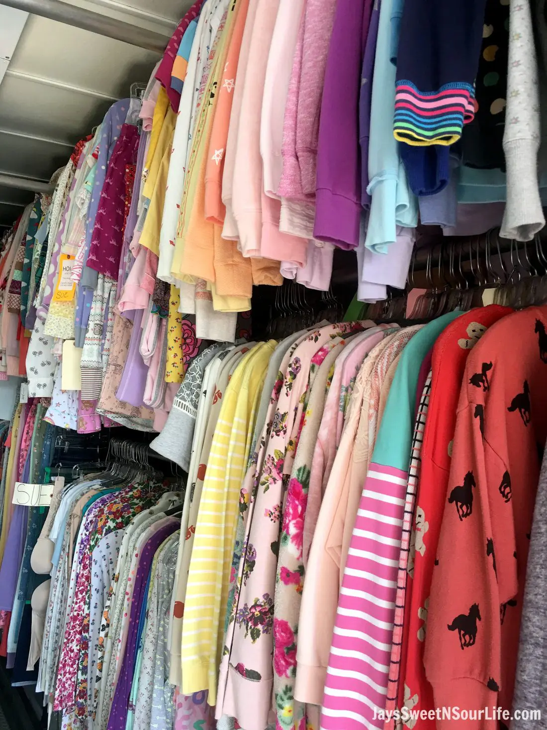 Take a look behind the scenes and see what it's like walking the set of The Middle. An insider's look at what the set of ABC TV's show The Middle looks like in person, along with other fun articles from The Queen of Katwe Event.