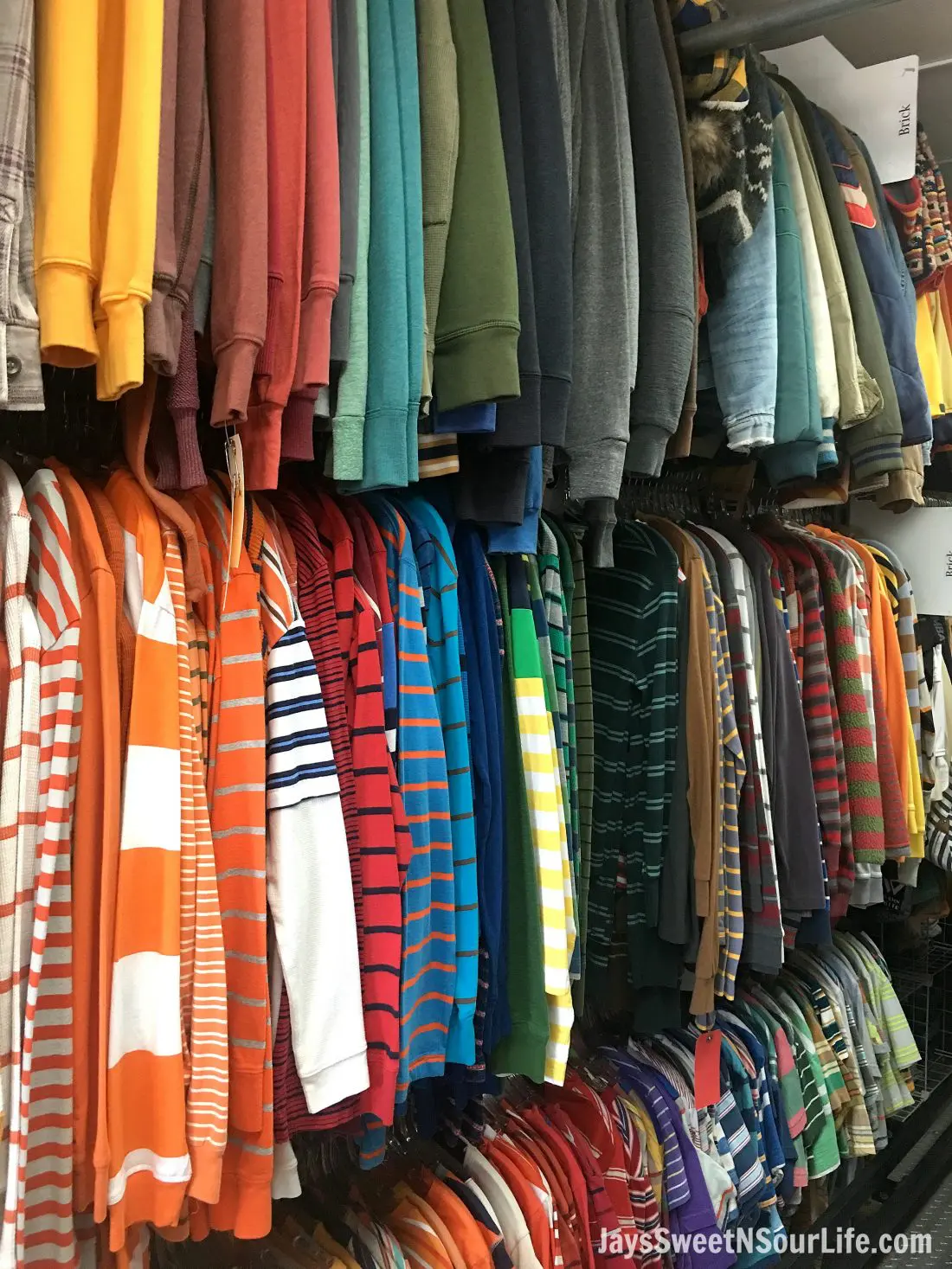 Take a look behind the scenes and see what it's like walking the set of The Middle. An insider's look at what the set of ABC TV's show The Middle looks like in person, along with other fun articles from The Queen of Katwe Event.