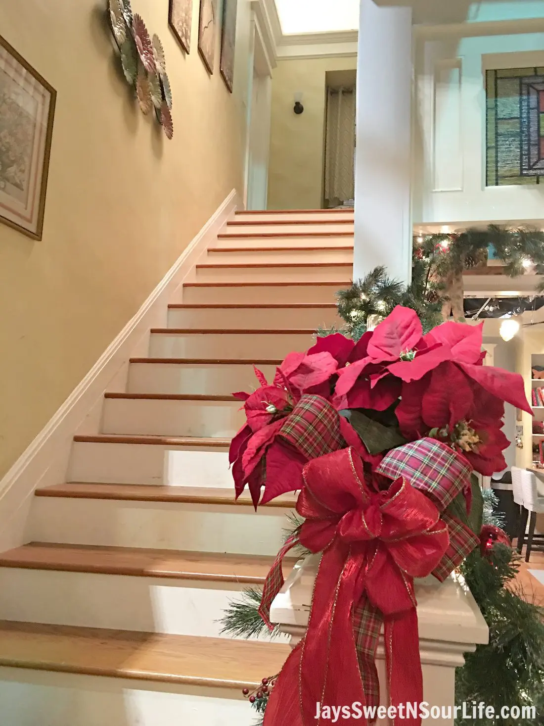 Take a look behind the scenes with ABC's The Real O'Neal's. Learn more about what goes on behind the scenes and see what it takes to bring this show to life. It's amazing to walk the set for TV shows, it helps you gain an appreciation for all that they do.