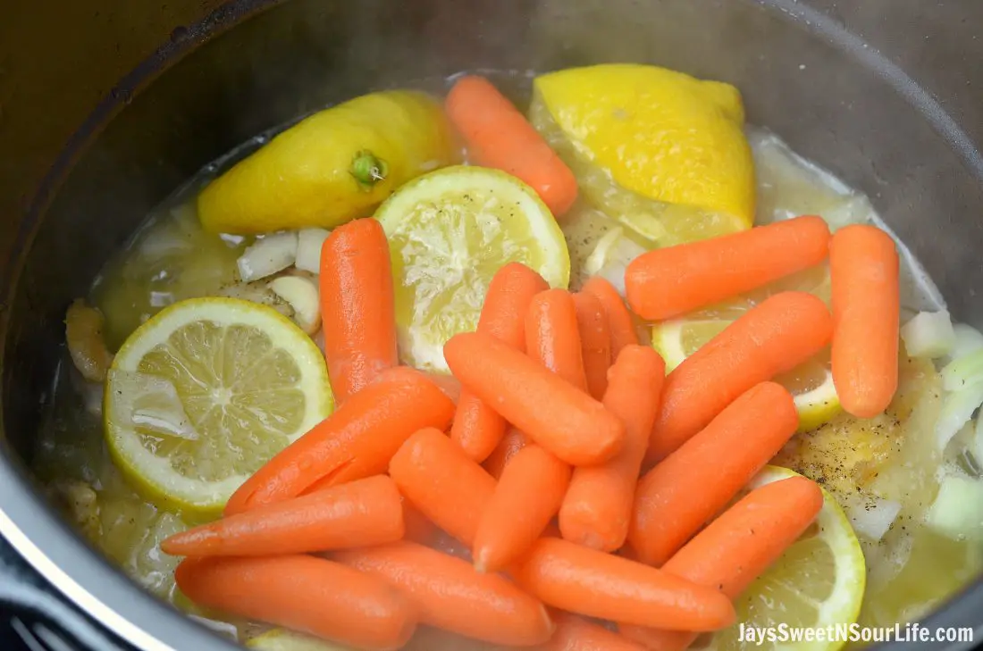 Instant Pot Lemon and Herb Chicken Step 12. From prep to finish my Instant Pot Lemon and Herb Chicken and Mashed Potatoes are ready in just 30 minutes. Amazingly flavorful with a savory lemon and herb sauce, this chicken dinner easily feeds a family of 5..