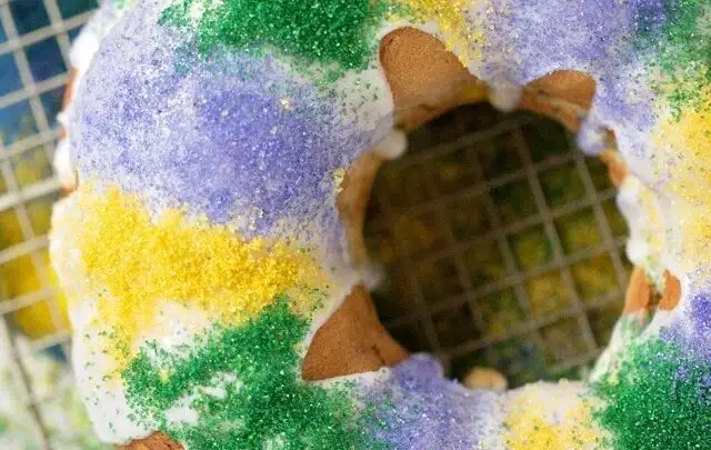 cropped-Mardi-Gras-King-Cake-13.jpg