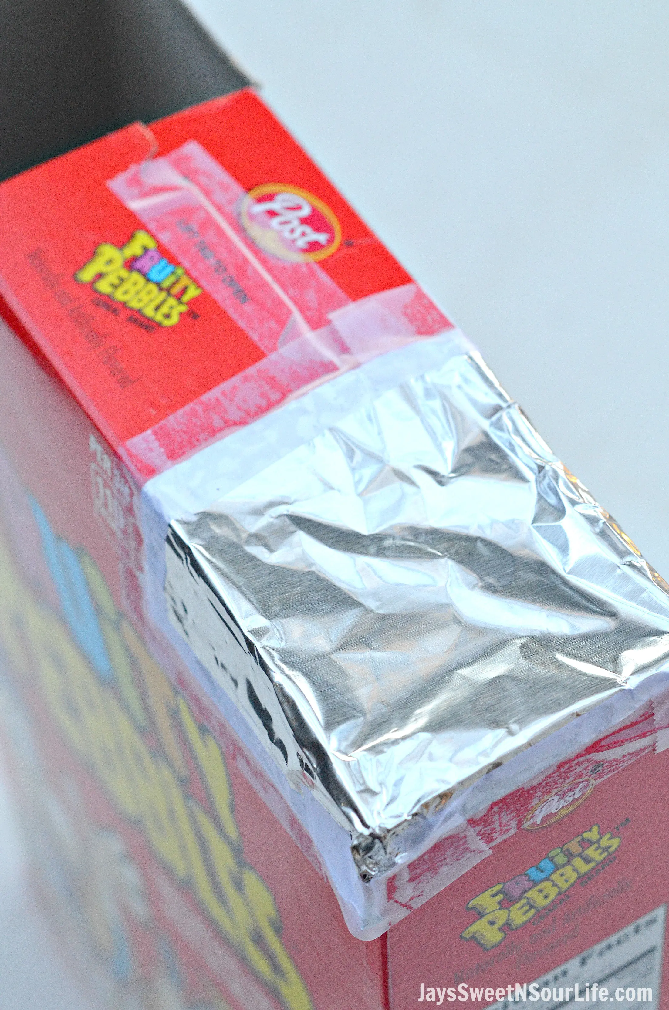 Make your very own DIY Fruity Pebbles Solar Eclipse Viewer for the Great American Eclipse of 2017. An easy-to-follow DIY Solar Eclipse Viewer you can make using tools you probably have lying around the house. This easy-to-make Solar Eclipse Viewer is perfect for families!