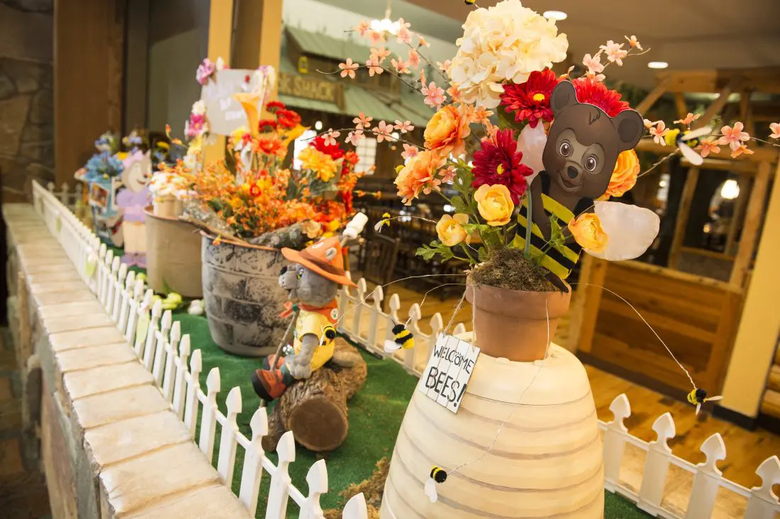 Spend some family time at the Great Wolf Lodge Williamsburg during their Spring-A-Palooza. Look out for their Character Themed Flower Gardens.