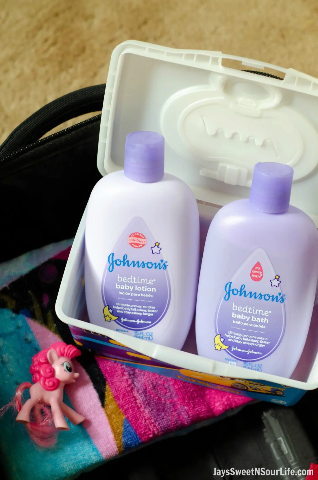 Create your very own Bathtime Travel kit with my checklist. Utilize old wipes containers to pack your liquid Johnson & Johnson bedtime bath soap and lotion.