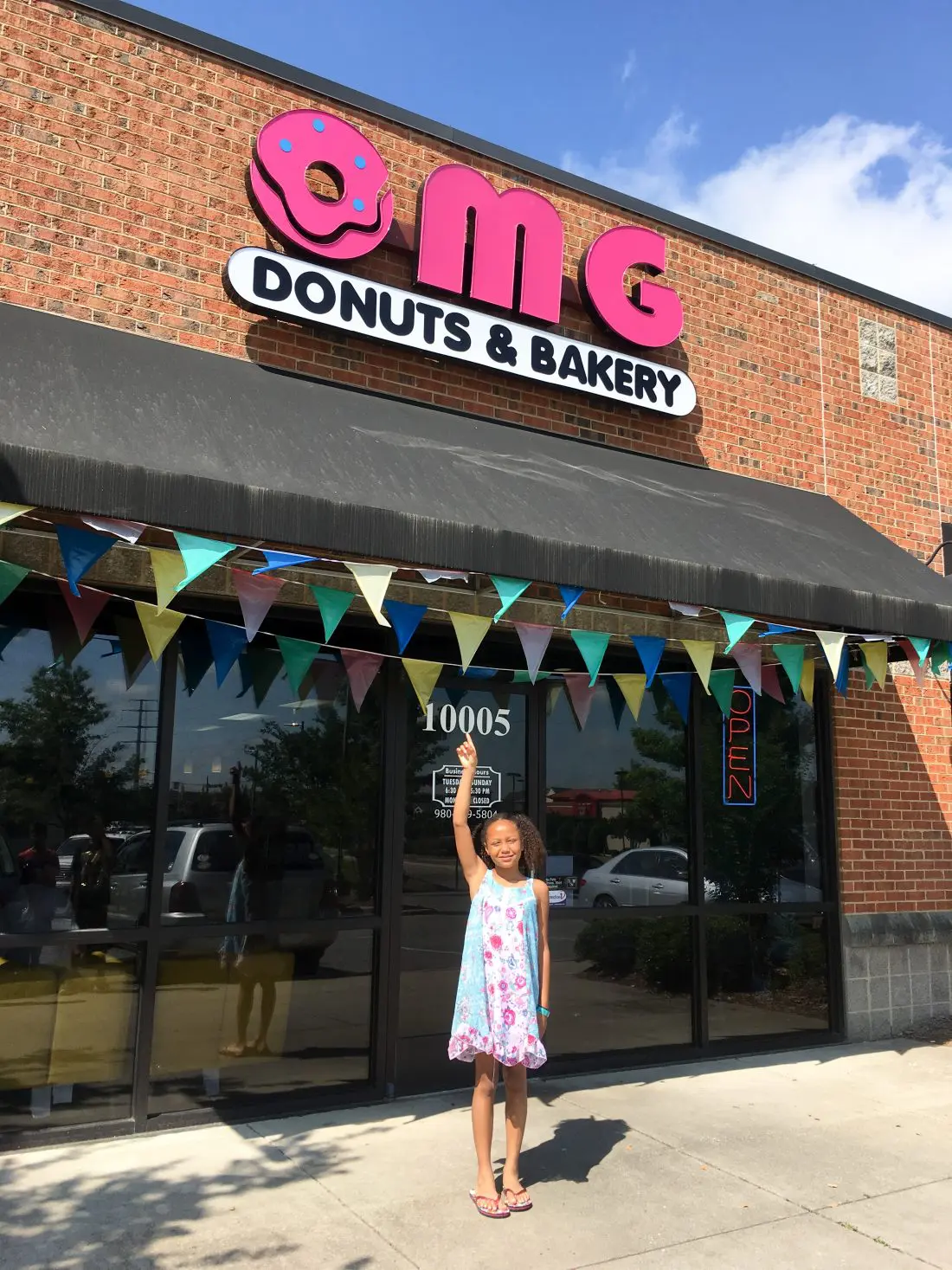 OMG Donuts and Bakery Entrance. OMG Donuts and Bakery Travel Review via - JaysSweetNSourLife.com
