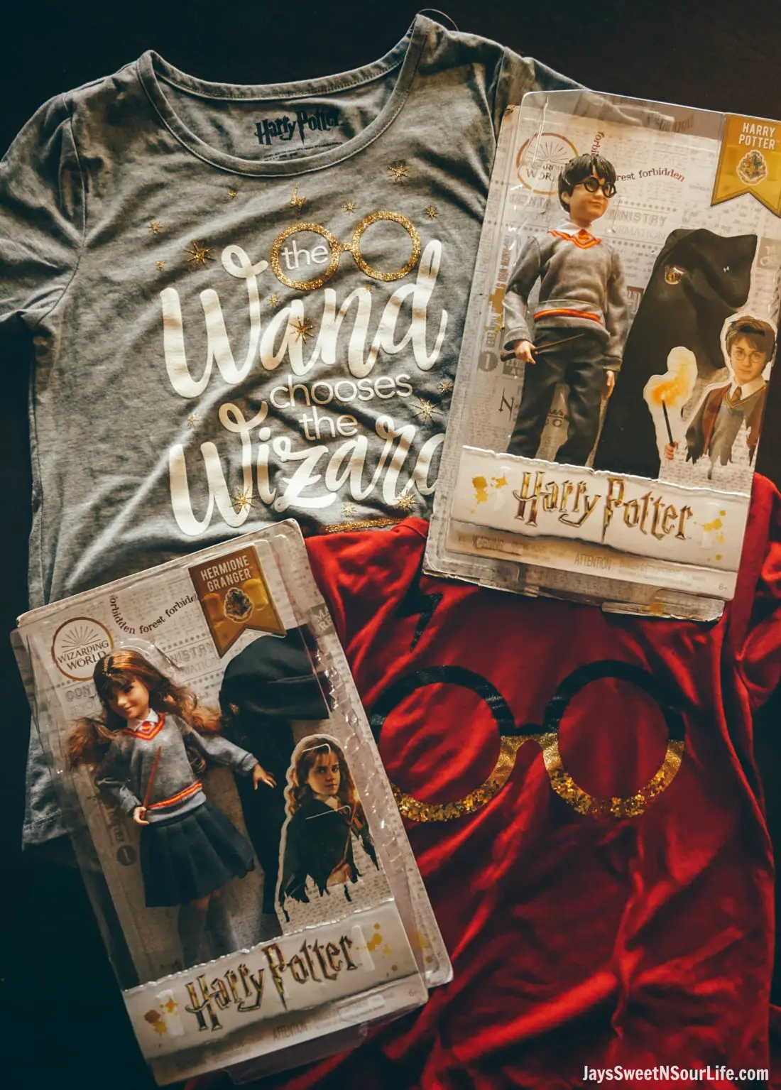 Harry Potter Dolls Display of dolls on top of Harry Potter themed girls shirts. Learn more aboutthese collectable Harry Potter Dolls at Jayssweetnsourlife.com . 
