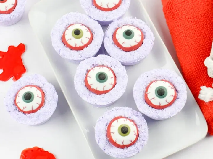 Longshot Zombie Eyes Bath Bombs. Create your very own DIY Zombie Eyes Bath Bombs.