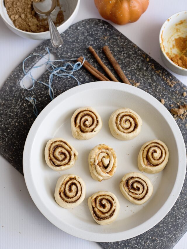 Pumpkin Spice Cinnamon Rolls