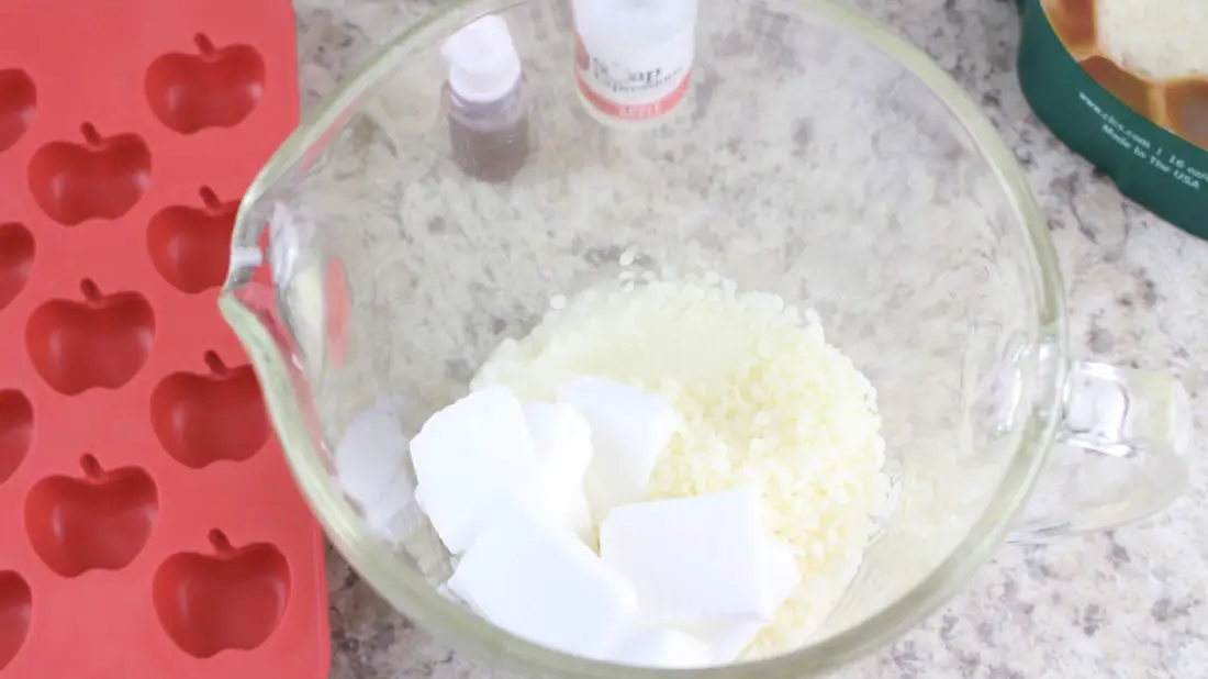 How to Make Apple Scented Soap Step 3 Mix all the ingredients together. Give these away as gifts for the holidays, to teachers or just use them to decorate your home.