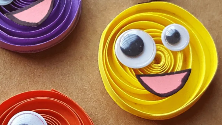 Paper Quilling Halloween Monsters Closeup of Cute Little Monsters. It's time to get crafty with this easy to follow Paper Quilling tutorial.