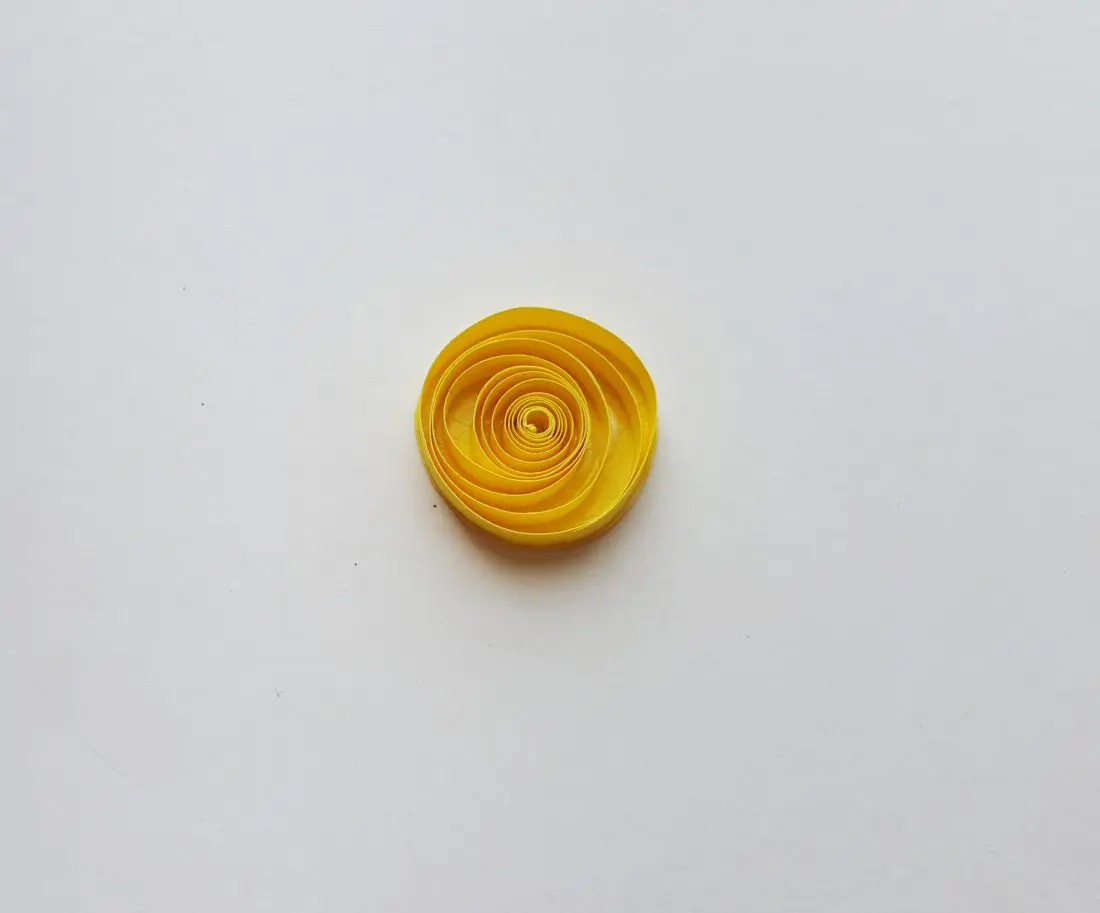 Paper Quilling Halloween Monsters Step 4. It's time to get crafty with this easy to follow Paper Quilling tutorial. Create some insanely cute little monsters with your family today. 