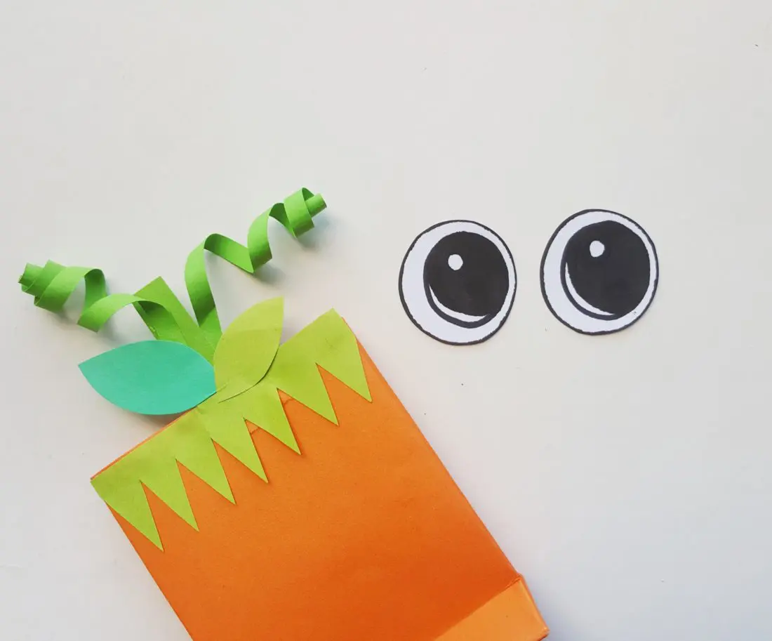 Pumpkin Trick or Treat Bag Step 5. These cute pumpkin trick or treat bags are perfect for Halloween themed class parties, easy to follow and fun to hand out to friends.