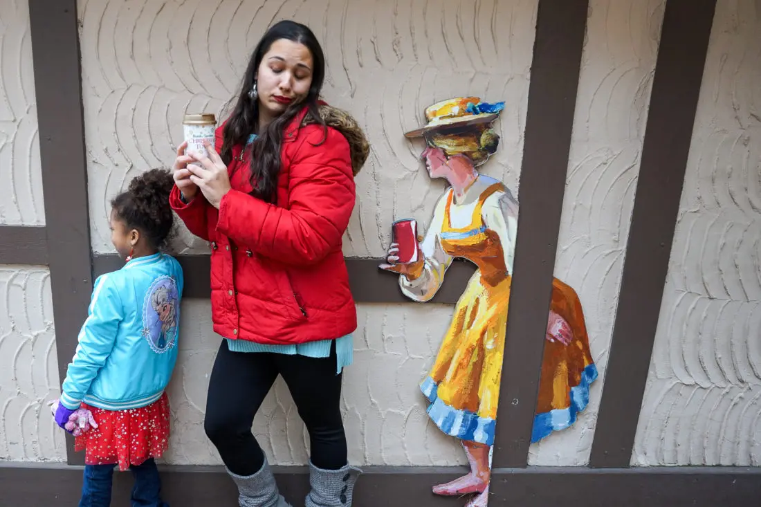 Fun Family Photo 15 Instagram Worthy Walls Christmas Town Busch Gardens. Instagram Worthy Walls and Locations around Busch Gardens Christmas Town in&nbsp;Williamsburg&nbsp;Virginia.