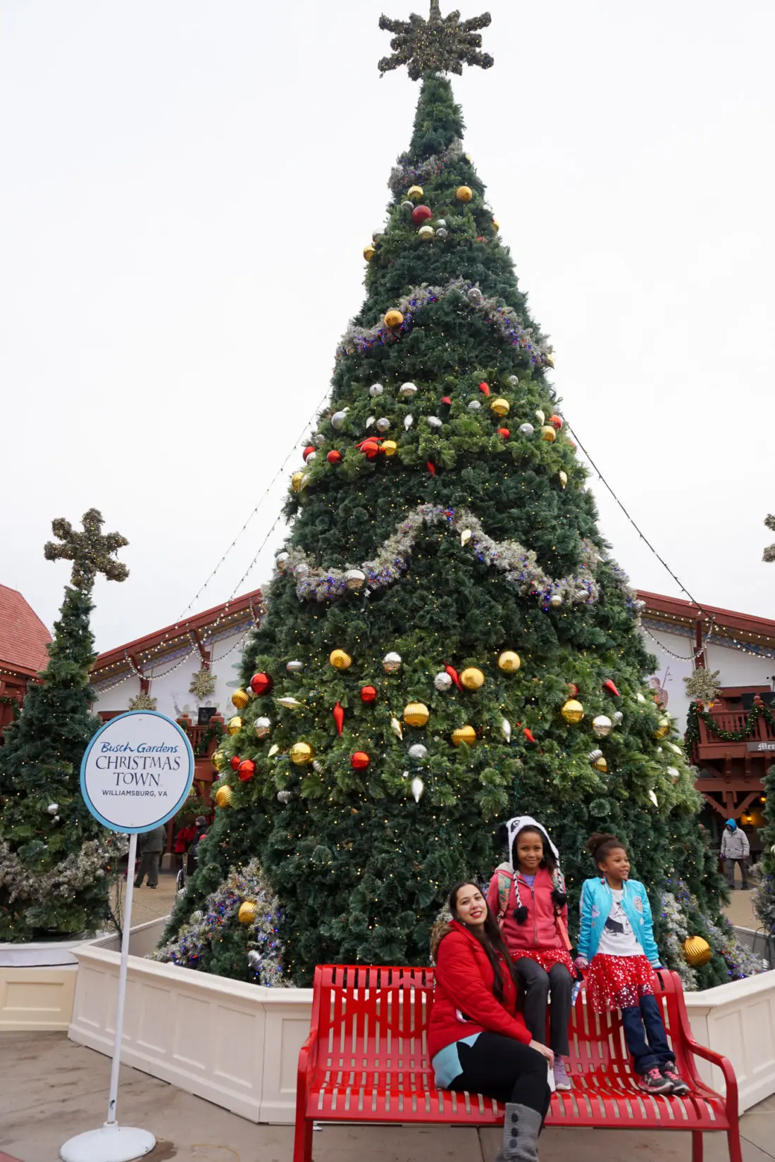 Christmas Town Busch Gardens Family Photo Christmas Tree. Instagram Worthy Walls and Locations around Busch Gardens Christmas Town in&nbsp;Williamsburg&nbsp;Virginia.