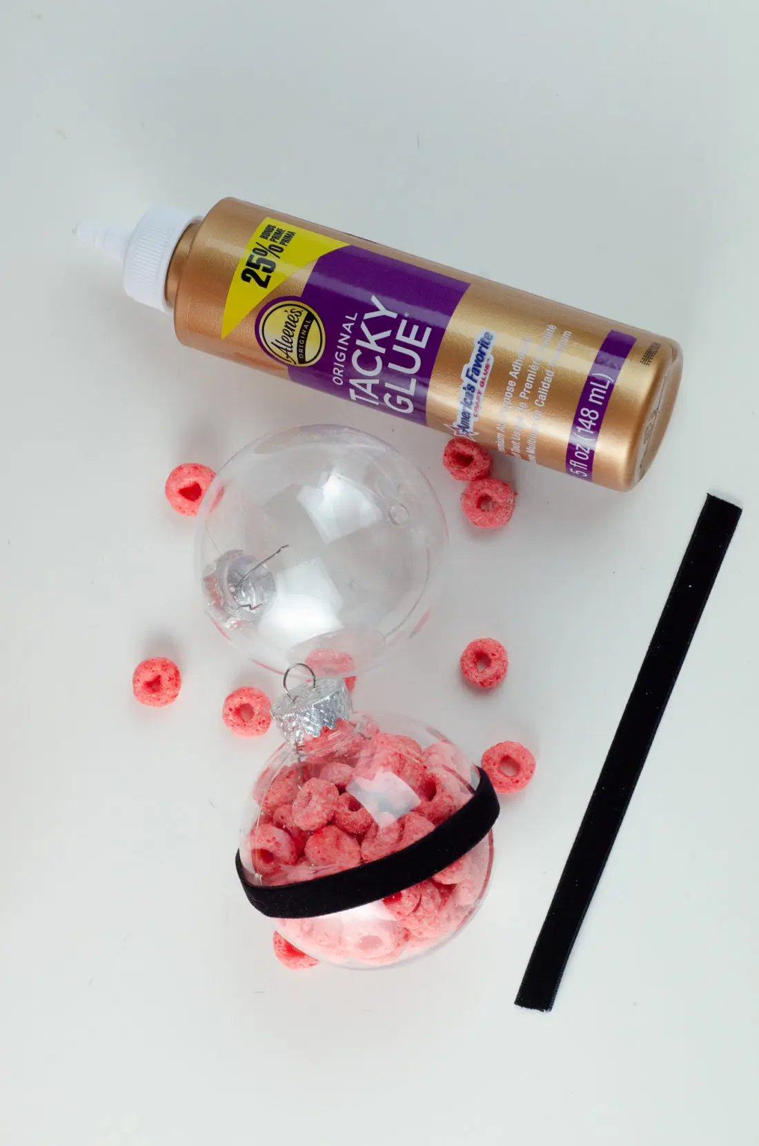 Christmas Ornament Ideas for Kids Using Cereal Santa Belly Supplies. It's time to let the kids be the boss for this new kid-friendly Christmas DIY. Rethink Cereal with somr my Christmas Ornament Ideas for Kids Using Cereal.