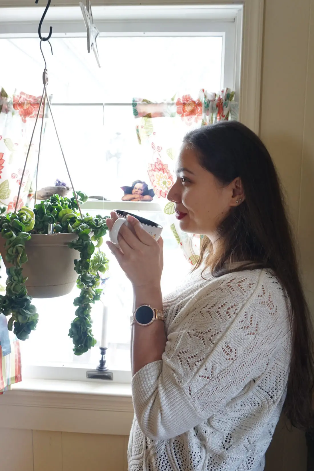 Drinking Coffee With Fossil - Gen 4 Venture HR Smartwatch. The Women's Fossil - Gen 4 Venture HR Smartwatch is the best assistant you never knew you hired. Enjoy the touch screen plus special features.