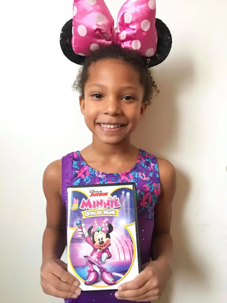 Esuun Holding DIsney Jr. Minnie: Bow Be Mine DVD. Minnie and Daisy are tackling new adventures in their newest Disney Jr. DVD Minnie: Bow Be Mine. Filled with 12 fun-filled episodes plus bonus content.