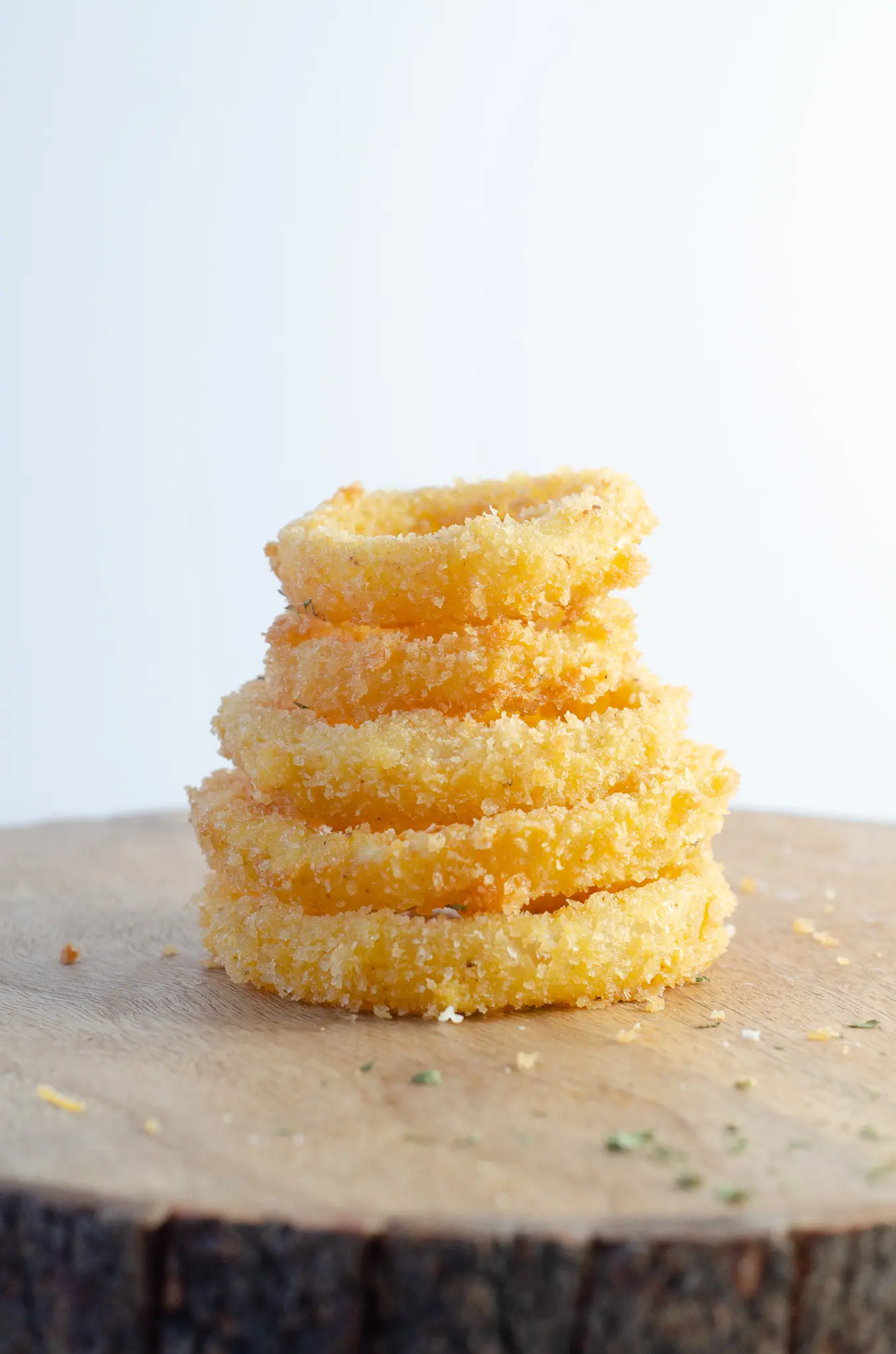 Easy Fried Onion Rings. This crispy restaurant quality Easy Fried Onions will make your taste buds sing. Perfect for helping create Easy Winter Meals With The Family.