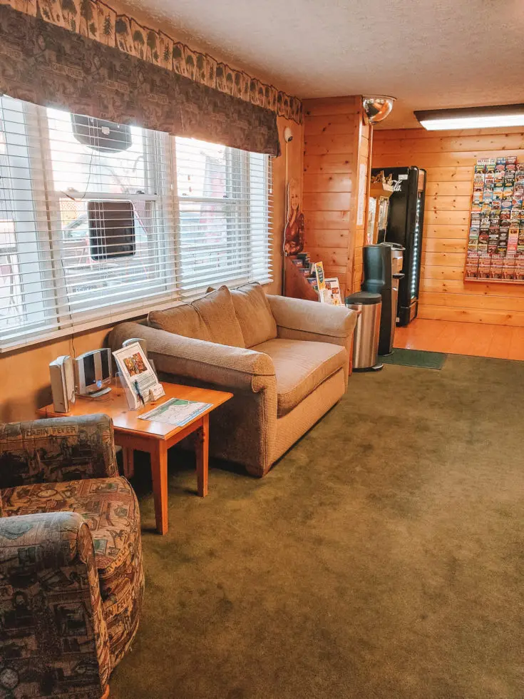 Eagles Ridge Resort Office Seating. The Mountain Charm 3 Bedroom Cabin at Eagles Ridge Resort offers ample space and luxury. The perfect place to stay during a family vacation to Pigeon Forge, TN.