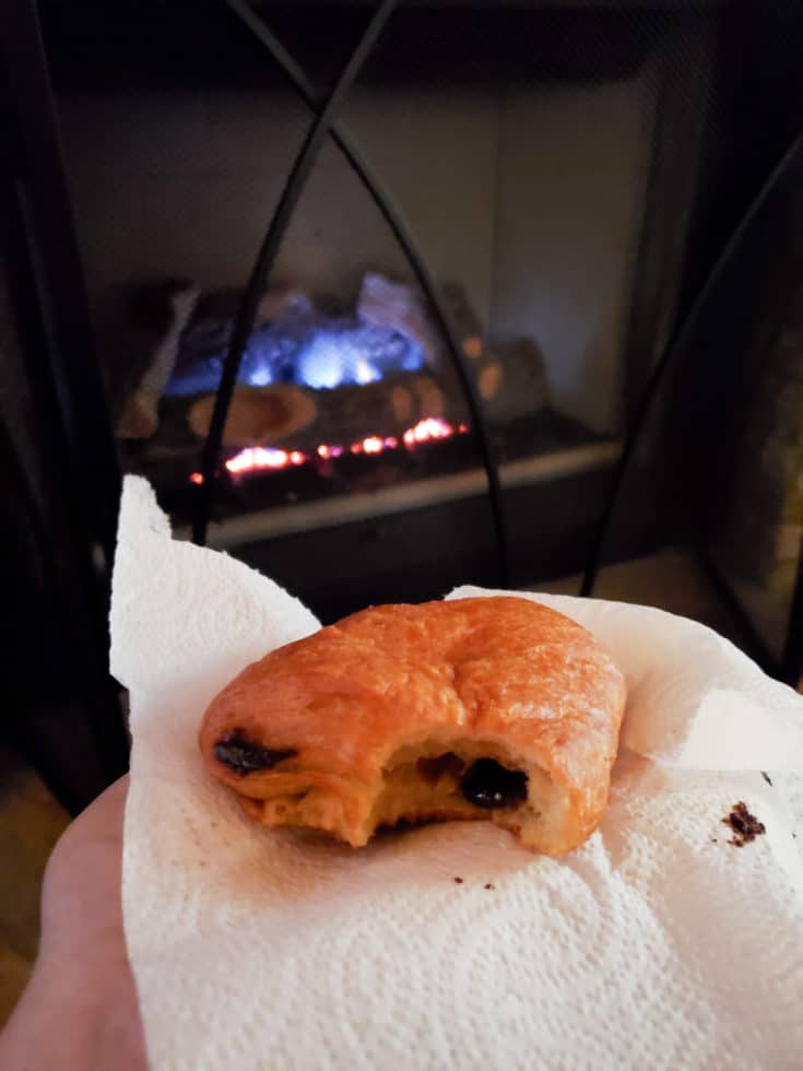 The Mountain Charm Eagles Ridge Resorts Cabin Fireplace. The Mountain Charm 3 Bedroom Cabin at Eagles Ridge Resort offers ample space and luxury. The perfect place to stay during a family vacation to Pigeon Forge, TN.