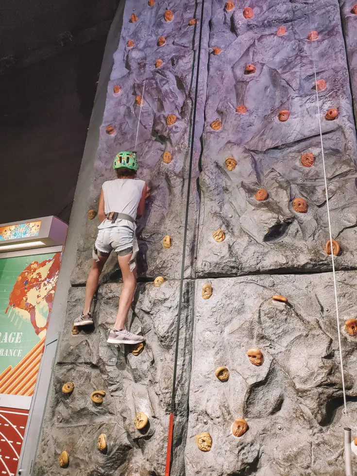 WonderWorks Keturah. One of the top&nbsp;things to do in Pigeon Forge, WonderWorks Indoor Amusement park, is one of the best&nbsp;Pigeon Forge Attractions. With over 35,000 square feet of &ldquo;edu-tainment,&rdquo; WonderWorks is an amusement park for the mind. Read our full review on the blog.