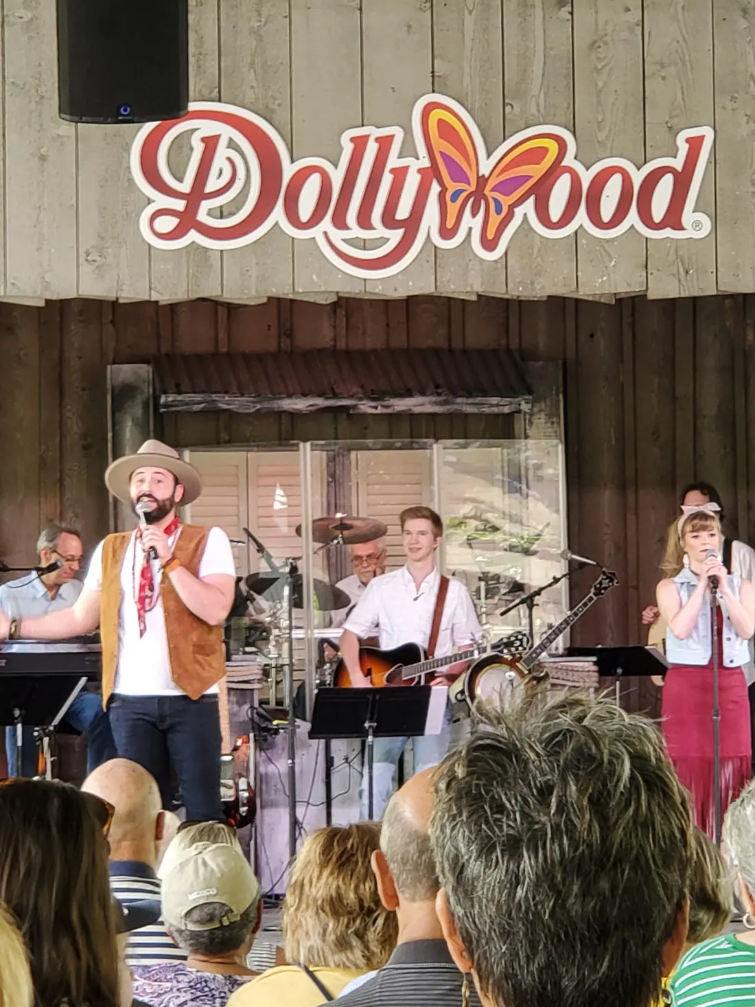 Dollywood Live Entertainment. My family spent the day playing and eating at the Dollywood theme park, and we are happy to report we had a blast! Read all about our trip and learn why Dollwood is a must visit destination while you are in Pigeon Forge, TN.