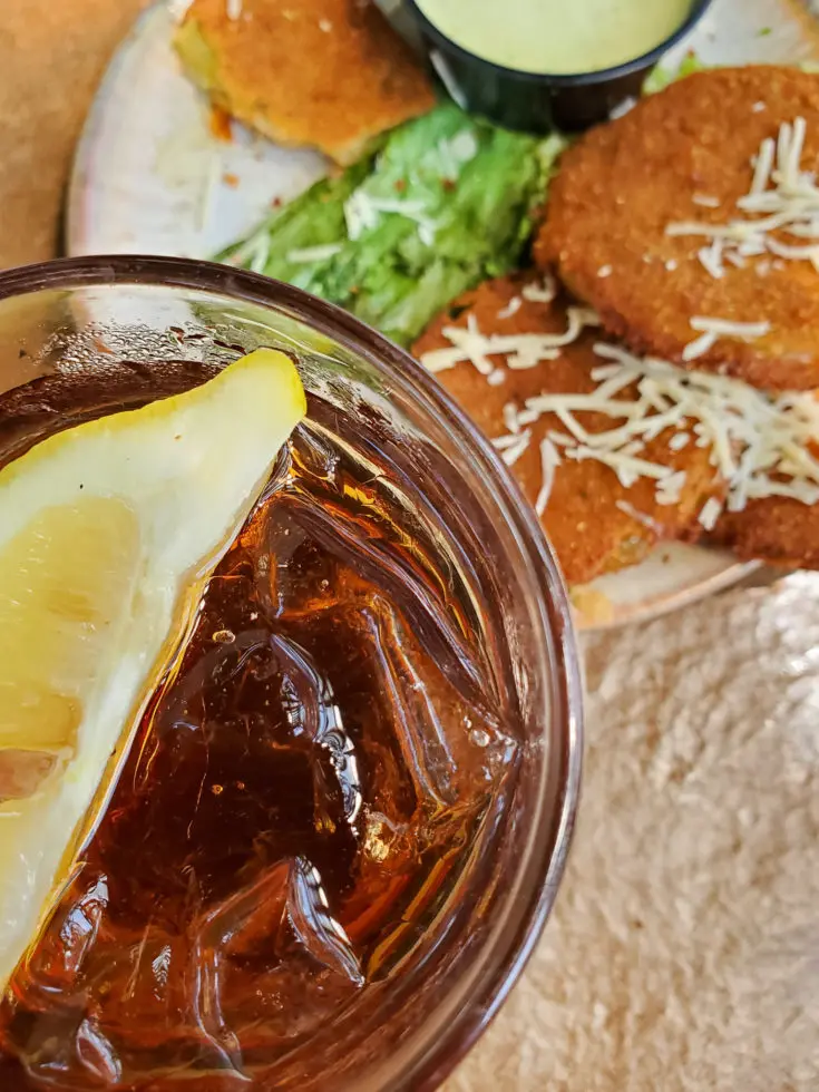 Pottery House Cafe Iced Tea. The Pottery House Cafe serves freshly made sandwiches, salads, and hearty entrees on dishes created by our potters right next door. Read my full review which includes photos of this beautiful and delicious location in Pigeon Forge, TN.