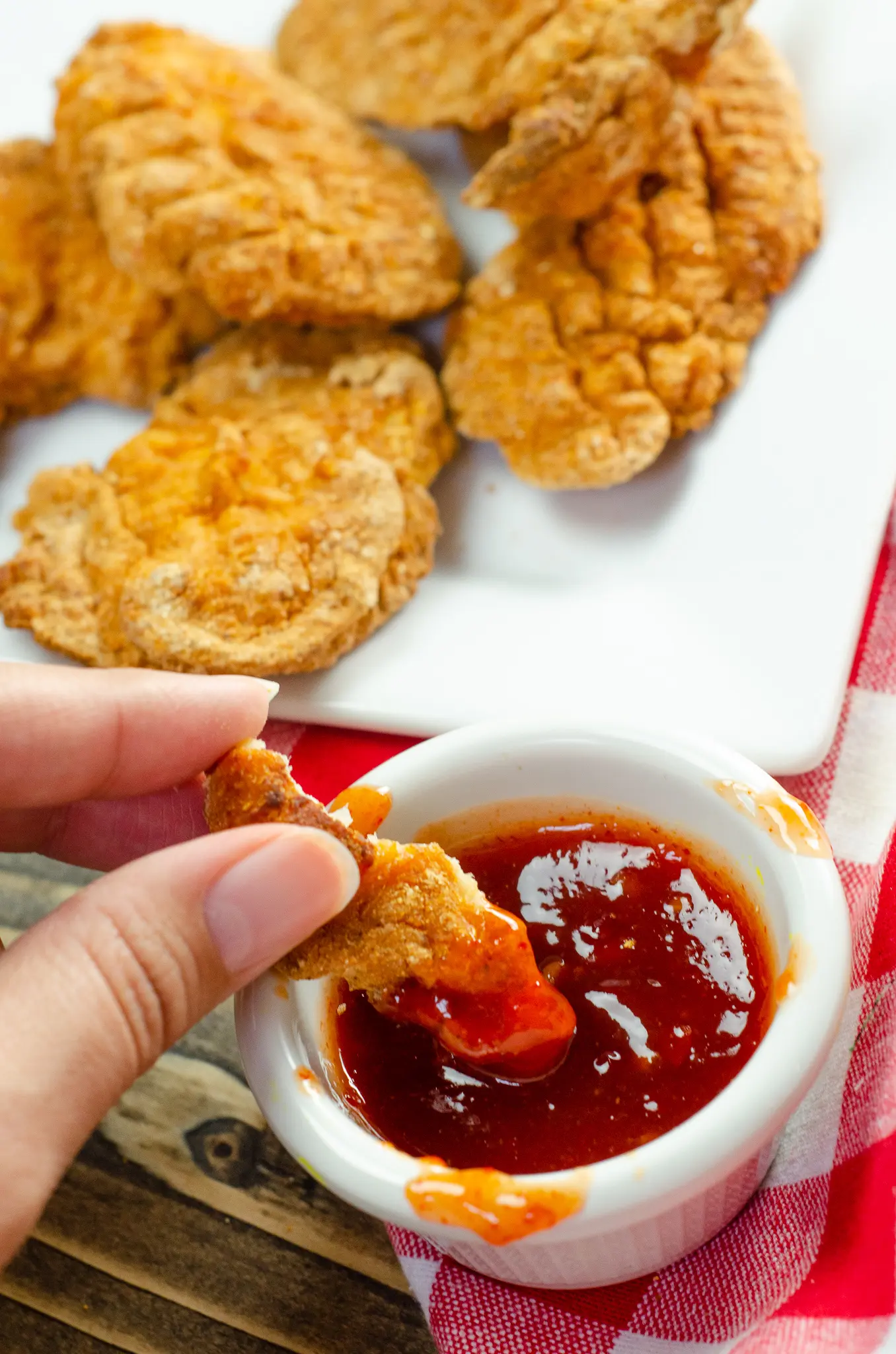 CAULIPOWER Chicken Tenders Dipper in Sauce. CAULIPOWER's game-changing frozen chicken tenders start with high-quality chicken breast meat, coated with cauliflower and other gluten-free goodness, and then they are BAKED (not fried).