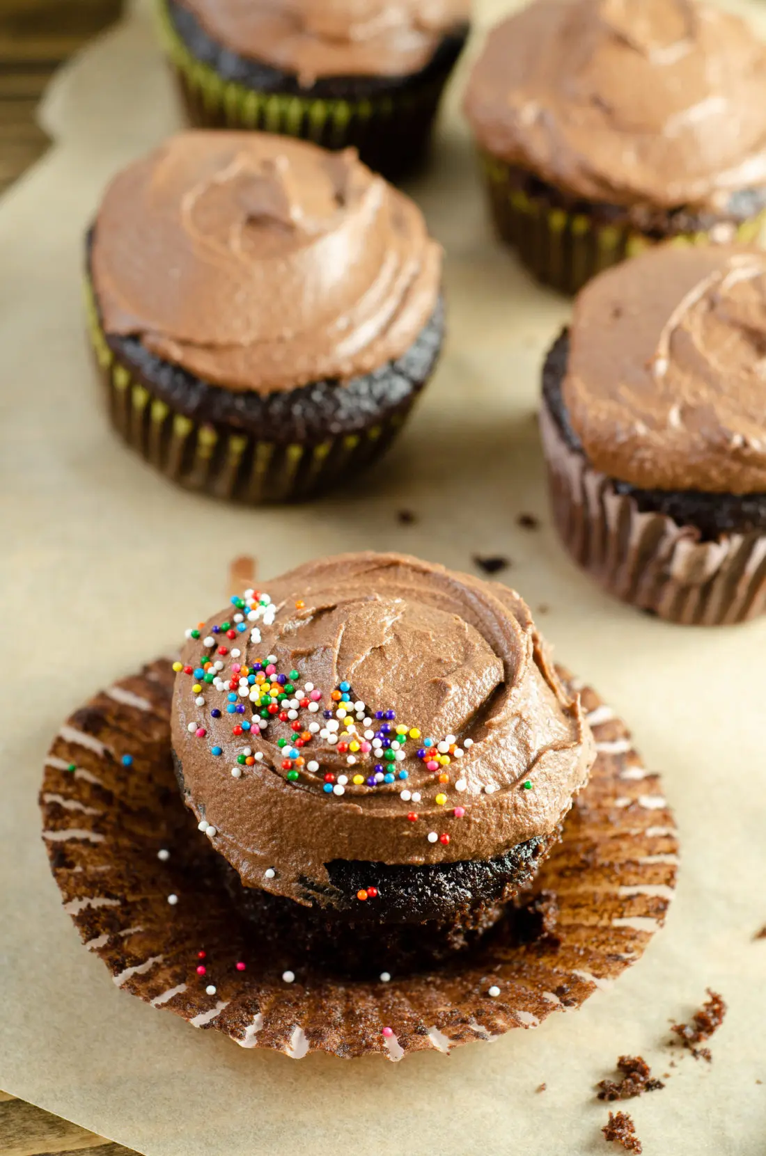 Chocolate Cupcakes with Chocolate Buttercream Frosting - Marshmallow Creme Filling Sprinkles. Sink your teeth into a childhood favorite cupcake that is as easy to bake as it is to eat. My Chocolate cupcakes with Chocolate Buttercream frosting and marshmallow creme filling will make the kid in you cheer.