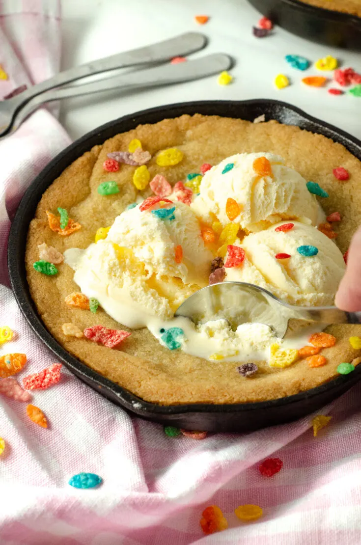 Skillet Sugar Cookie Spoon. Bake up something delicious with my Skillet Sugar Cookie. Made with browned butter and baked in 5 inch cast iron skillets. This copcat BJ's Brewhouse recipe is full of flavor and perfect for sharing.