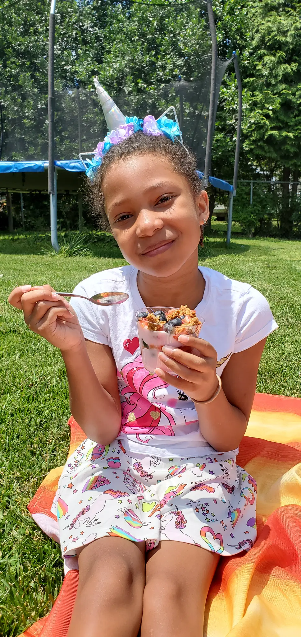Backyard Picnic with Yoplait Esuun Happy. Grab your picnic baskets! It&rsquo;s time to host your very own backyard picnic featuring the foods your family loves. No need to leave home for this bunch of fun, just pick a date and then prep your picnic baskets.
