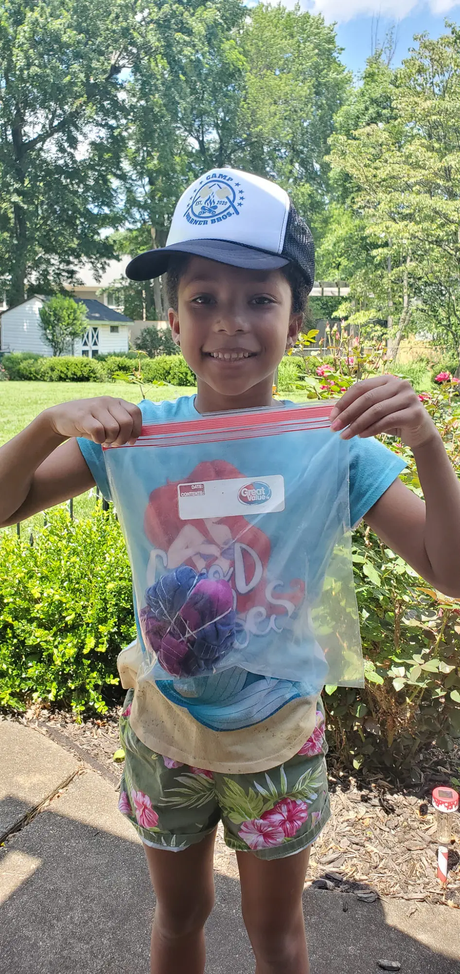 Camper Warner Bros. Tie-Dye Camper Shirts Esuun Bag. Join us as we adventure through 8 weeks of Virtual Camp Warner Bros. Each week will feature a new fun family friendly activity and a Warner Bros. Show or Movie. This week featured a Camper Shirt Tie-Dye activity.
