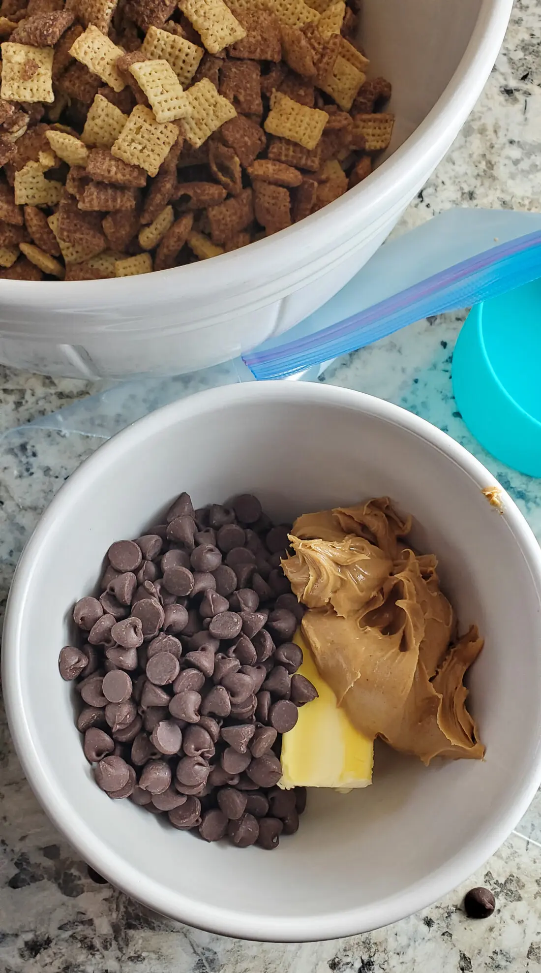 Scooby Snacks Step 1. If you enjoy solving a good old mystery with your favorite gang of meddling kids, then you will love this Scooby Snack Recipe. It's full of chocolate, peanut butter and is said to be Scooby's favorite snack when he watches movies.
