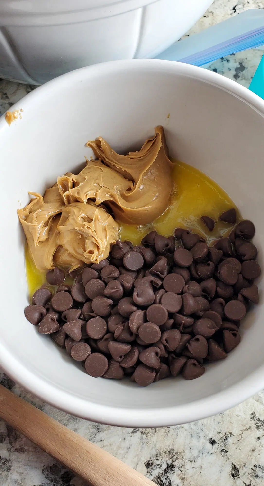 Scooby Snacks Step 2. If you enjoy solving a good old mystery with your favorite gang of meddling kids, then you will love this Scooby Snack Recipe. It's full of chocolate, peanut butter and is said to be Scooby's favorite snack when he watches movies.