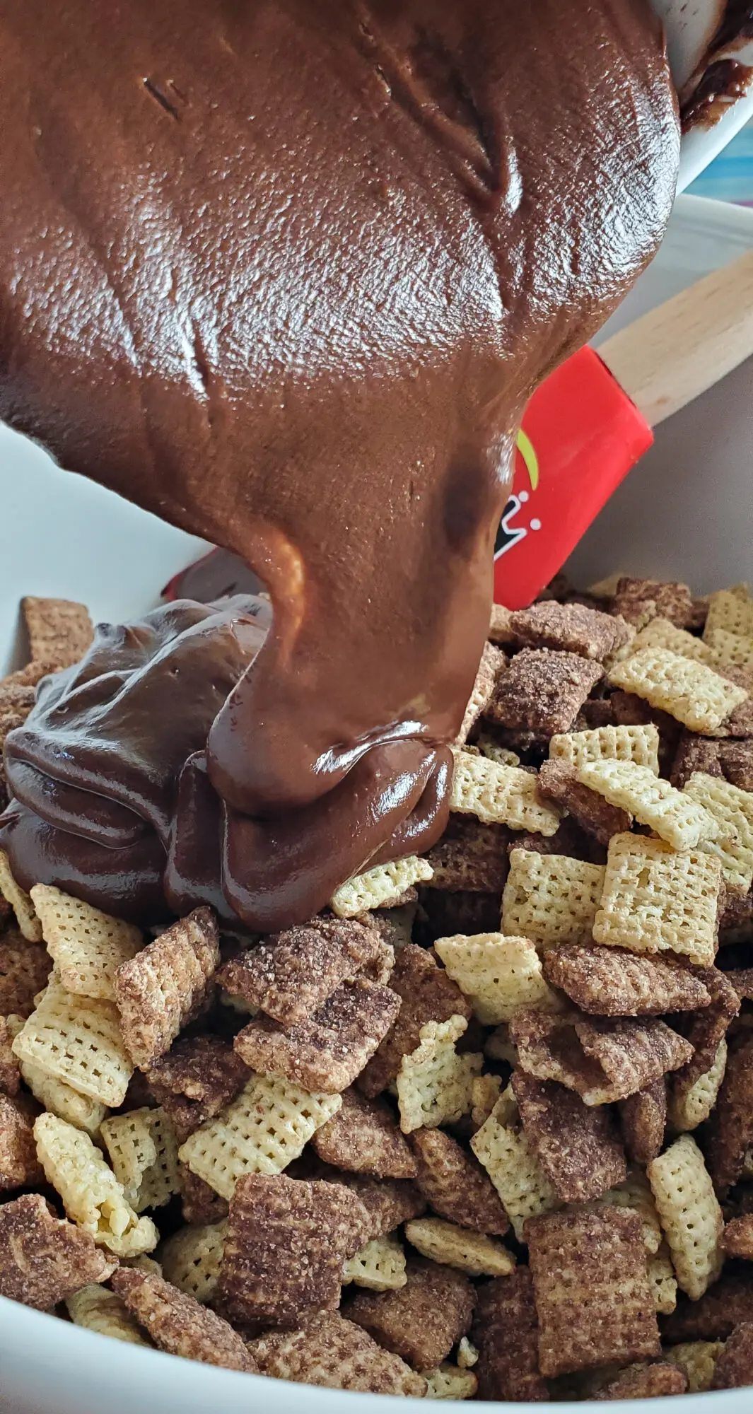 Scooby Snacks Step 6. If you enjoy solving a good old mystery with your favorite gang of meddling kids, then you will love this Scooby Snack Recipe. It's full of chocolate, peanut butter and is said to be Scooby's favorite snack when he watches movies.